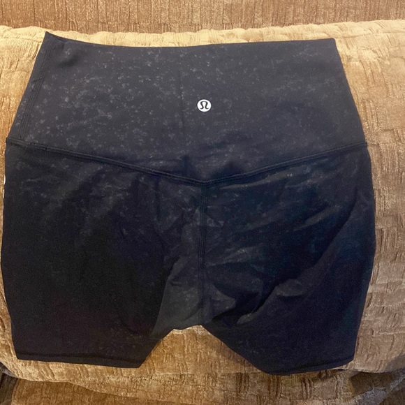 Lululemon Orangetheory OTF Biker shorts Sz 6 - Picture 3 of 8